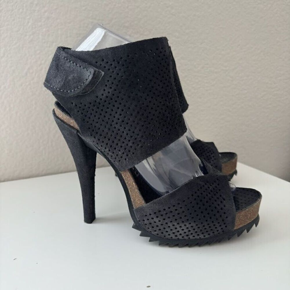 Pedro Garcia 37 6.5 Suede Cyberpunk Electric Baddie Perforated High Heel Pumps